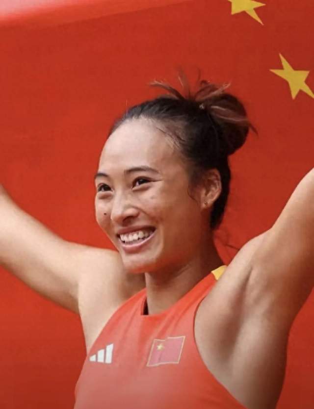 郑钦文VS安德列娃：参考两人对阵同一对手战绩，算不算下风球？