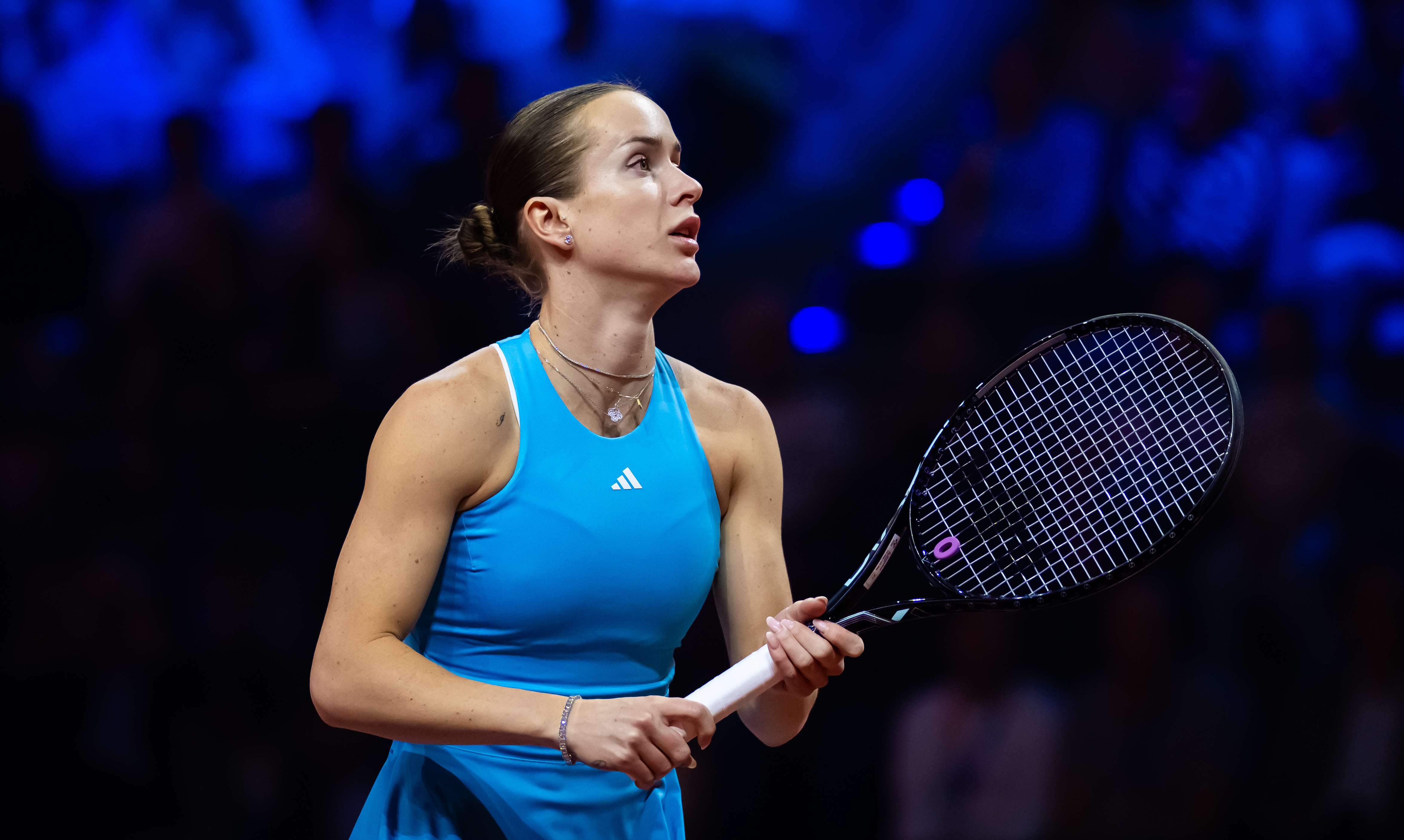 斯维托丽娜 1-1 穆霍娃即时战况：斯维托丽娜6-2拿下第二盘，成功扳平大比分。