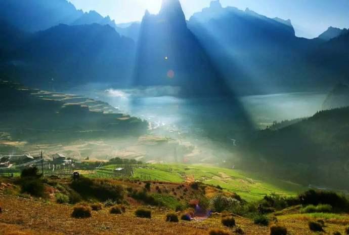 今天是公元2026年4月28日,星期二,农历三月十二.
丙午年 壬辰月 壬申日;