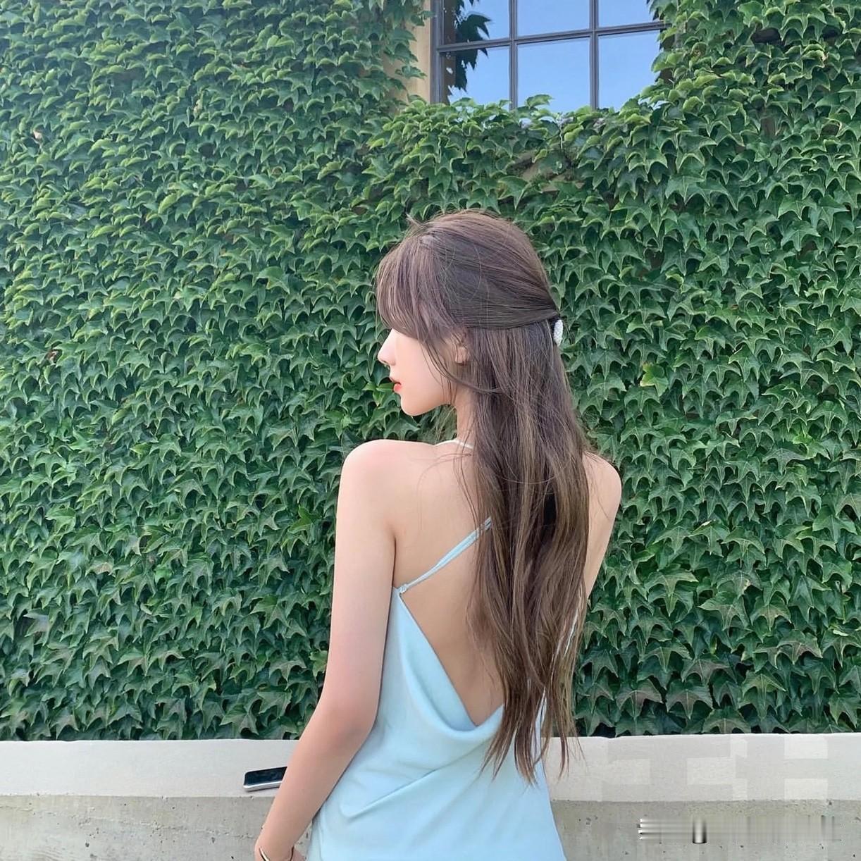 有人问我：为什么男人都喜欢别人家的老婆？

我的回答是：男人大多都是喜欢吃着碗里