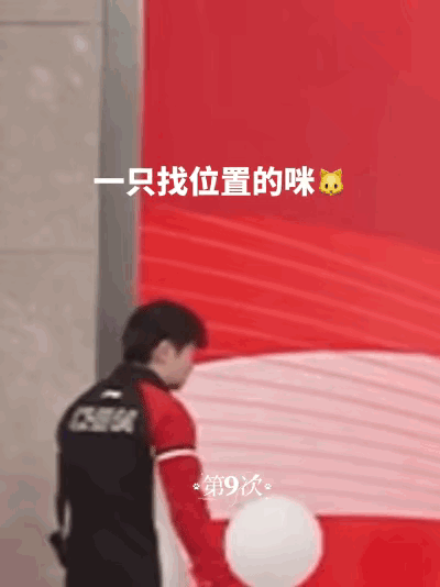 [比心]莎莎可爱起来就没谁啥事了，这可爱的小脸，这小动作，真可爱到爆了，爱莎莎无