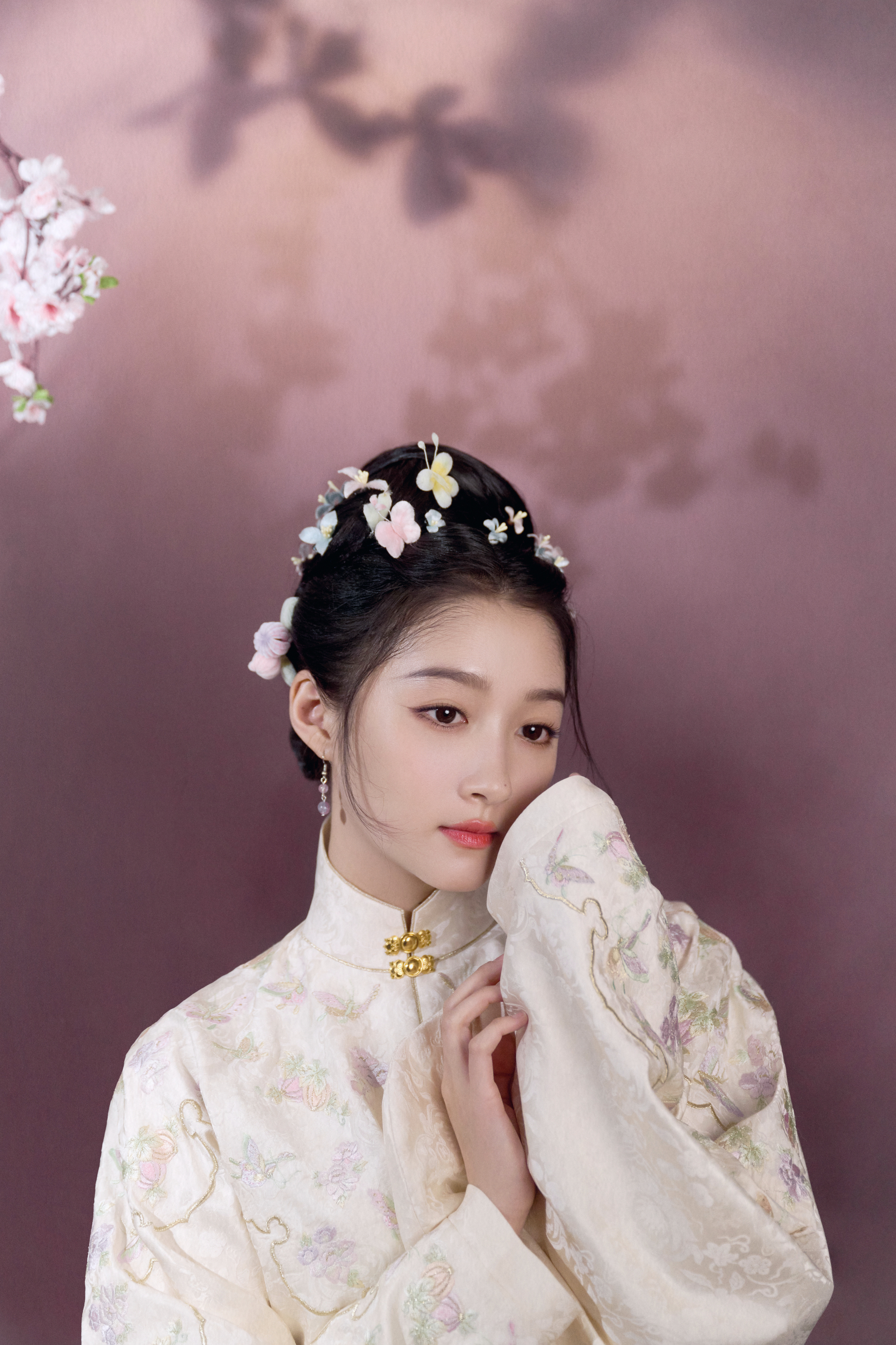 关晓彤 吉祥如意 #关晓彤穿明制# ​​​