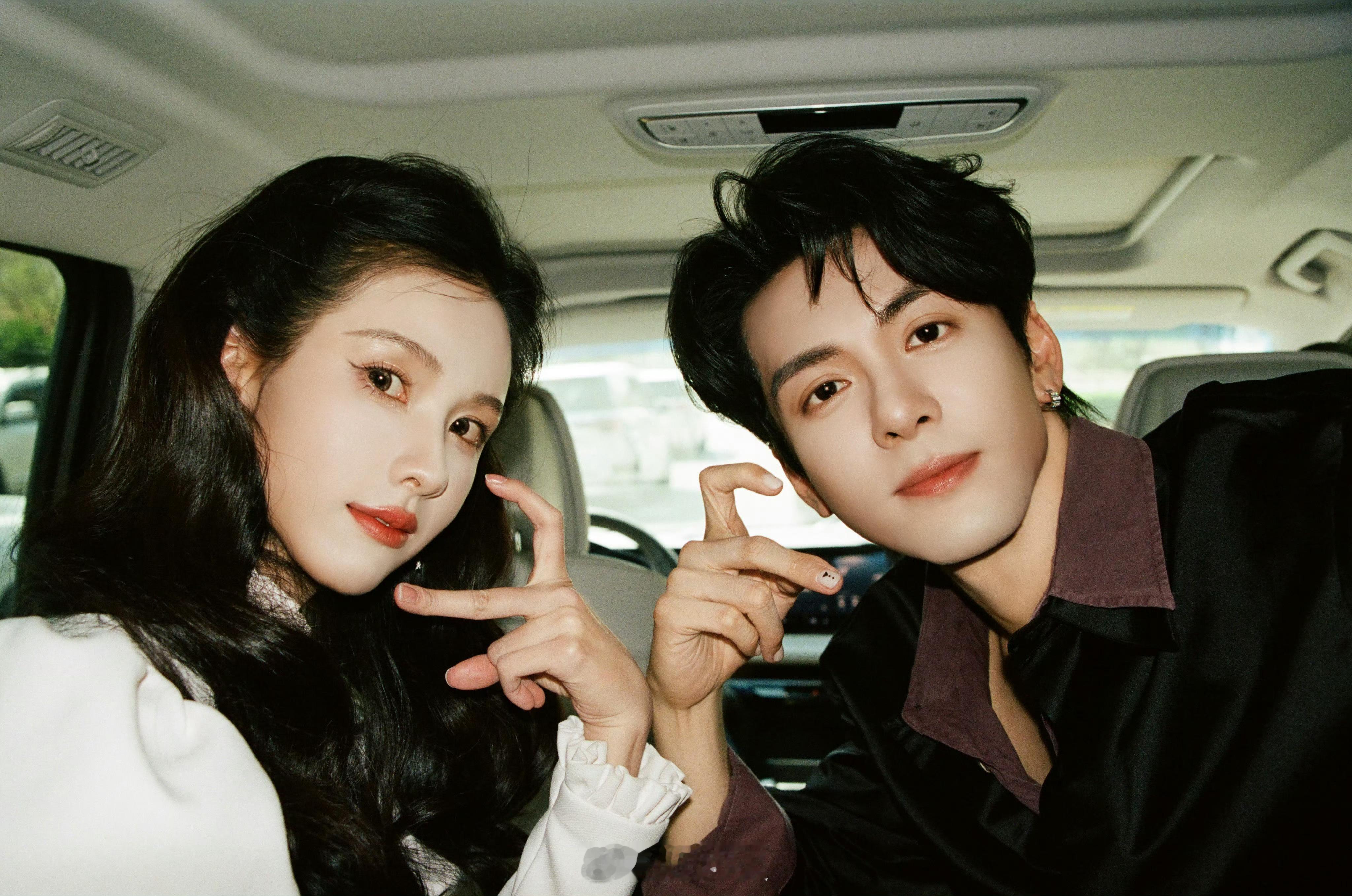 曾舜晞陈都灵拉钩比心曾舜晞陈都灵拉钩比心合照雾妄拾光就这么来放饭了 月鳞绮纪胡闹