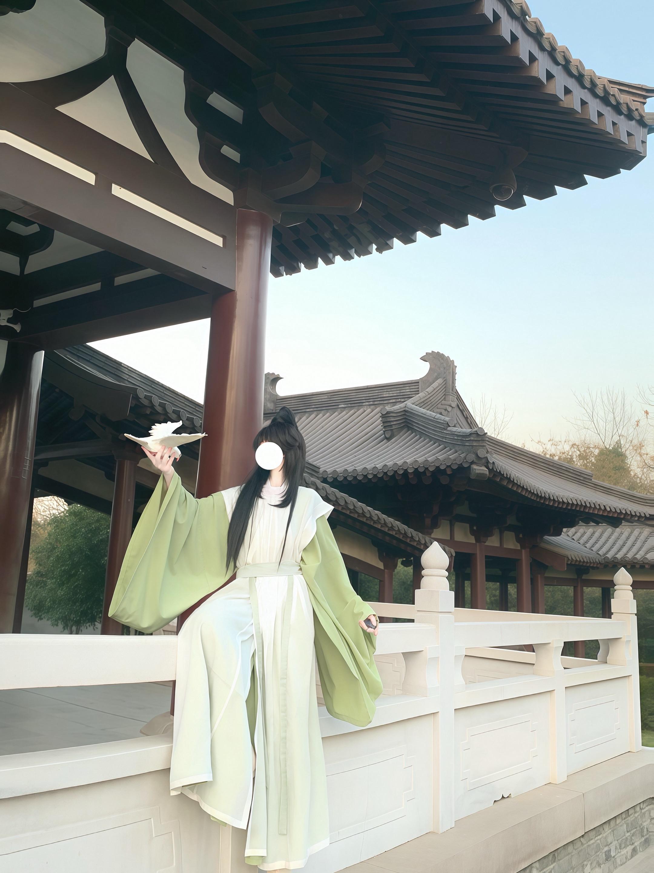 你我年少相识。