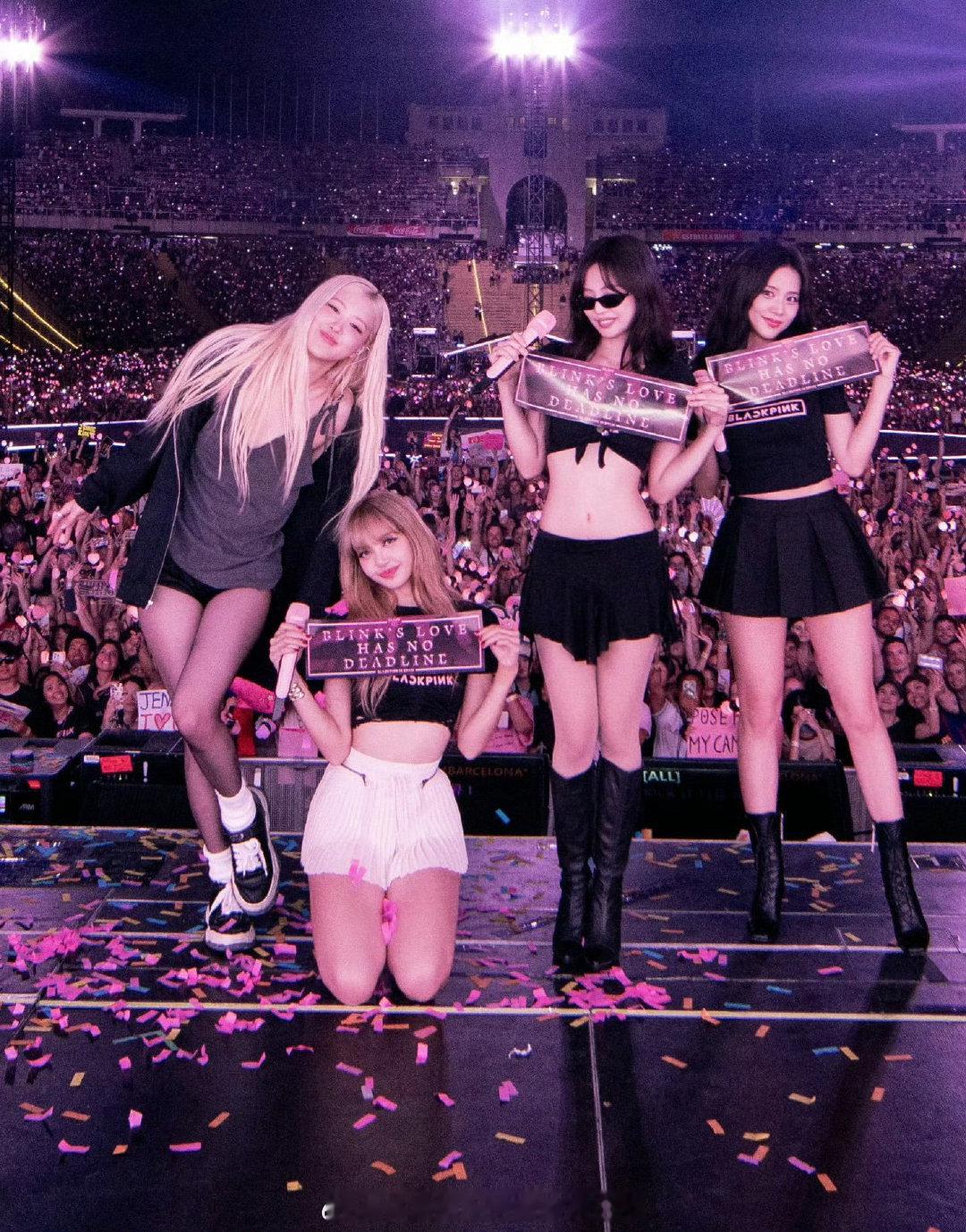 姐妹们！🌍⚽️🎤 2026年世界杯门票可以在Viagogo上预约啦！再也不用