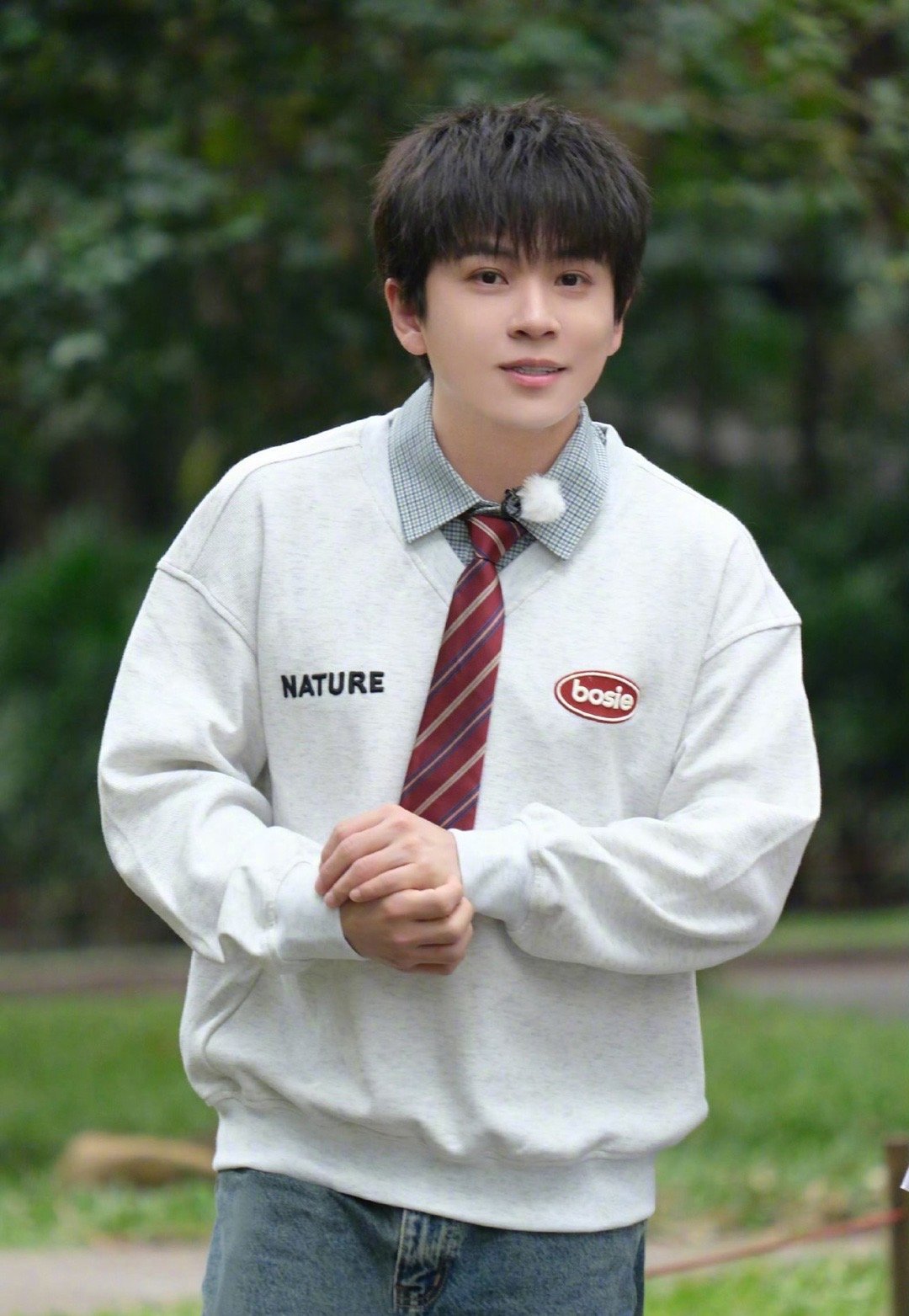 网络春晚集齐内娱四大癫公 内娱有你们四个真的不缺乐子了！！丁真、井胧、沙一汀、武