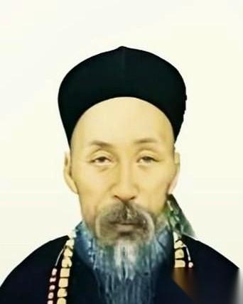 我算是看明白了，真正厉害的人，都是不动声色的。
反倒是那些咋咋呼呼，见谁都想吹两