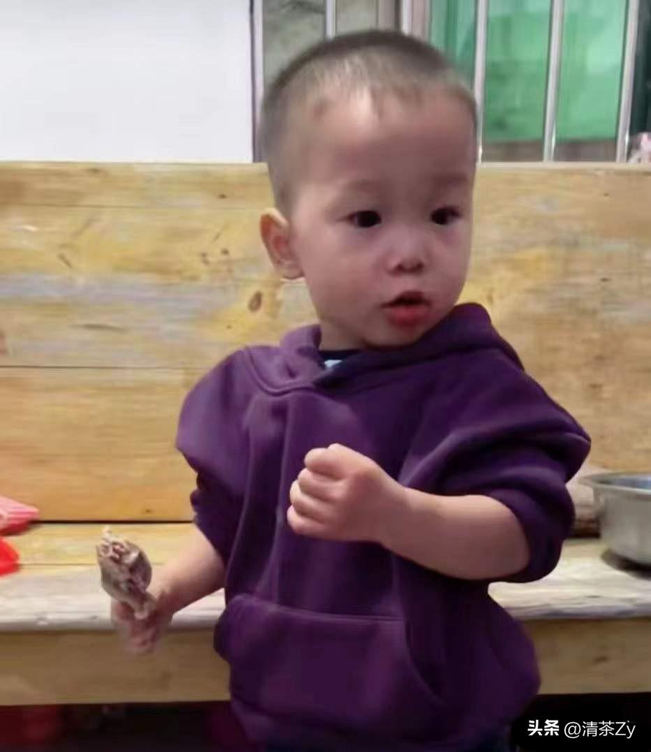 心痛！不幸的消息还是传来了！跟着妈妈回广东西德外婆家探亲的小宝宝何茗浩在家附近的