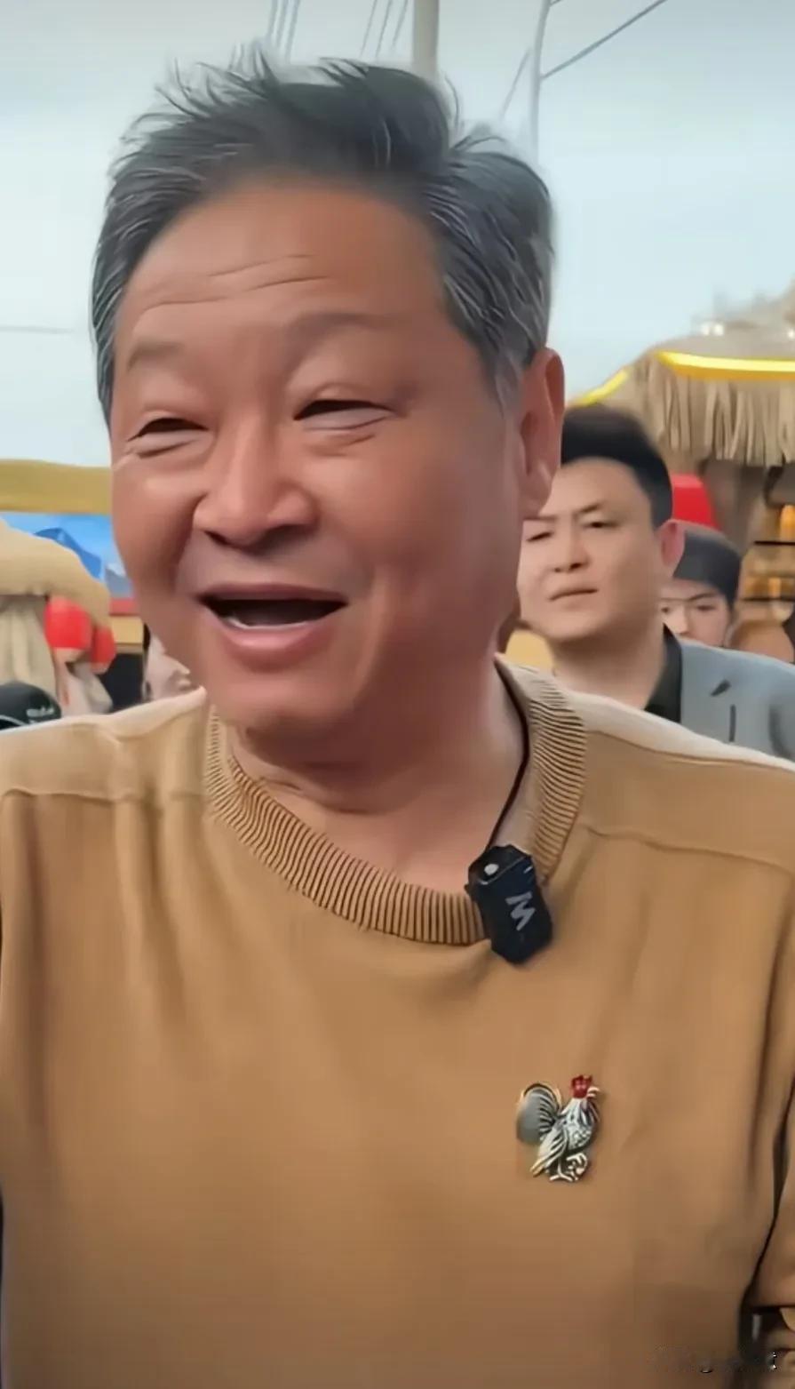 终于见到“三德子”赵亮啦！
养鸡竟也能让人成为人生赢家！这位老戏骨不贪恋光环，脚