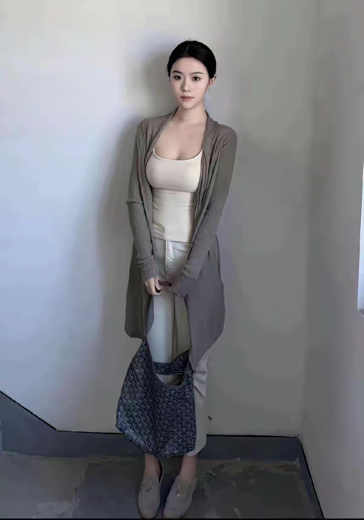 对女人真正的祛魅，不是一个女人左右你情绪的时候，对你没回应的时候，你就强迫自己忘