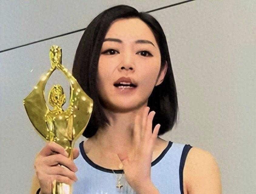 婚后不被催生束缚，卫诗雅被丈夫温柔包容
41岁卫诗雅暂无生子打算，毫无生育压力