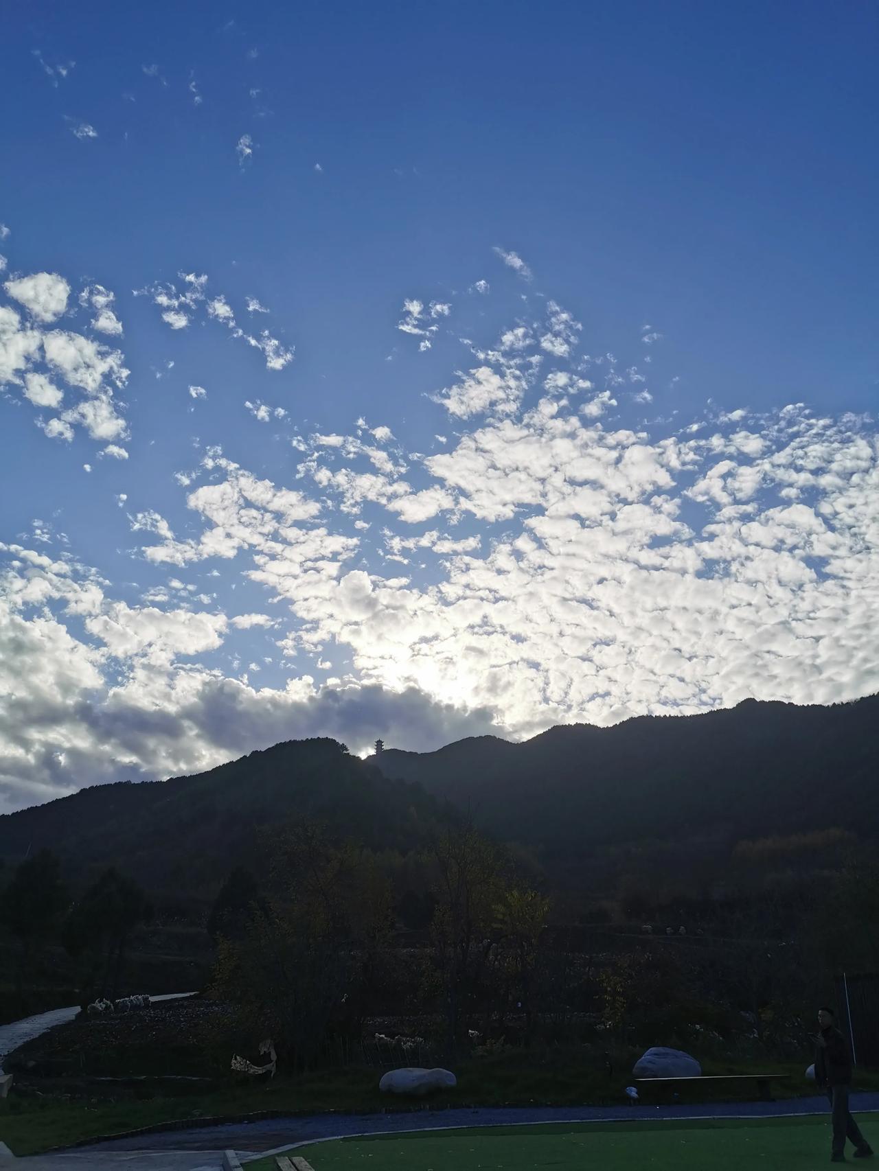 相亲市场怪象，动辄父母要有退休金，农村普通家庭，父母都是农民，哪来的退休金？农村