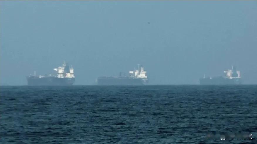 霍尔木兹海峡最新状况，
情况不容乐观，87国被拦
伊朗不同意，美国中央司令部也没