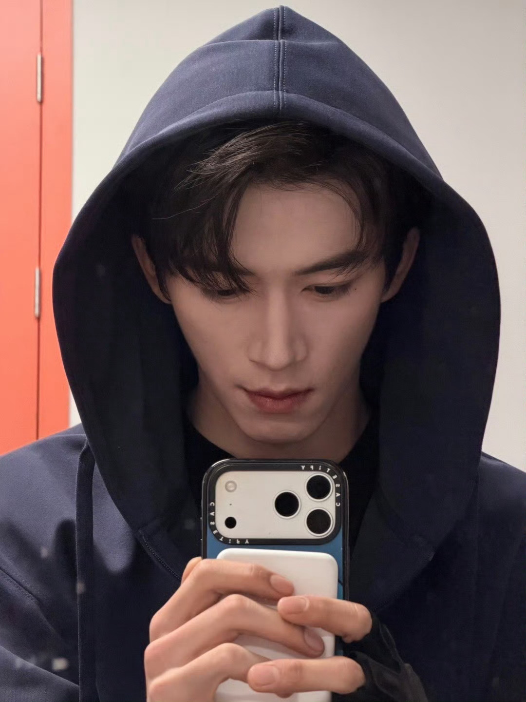 王星越COS张起灵，硬帅啊哥，演员脸就是强能适配任何风格～ ​​​