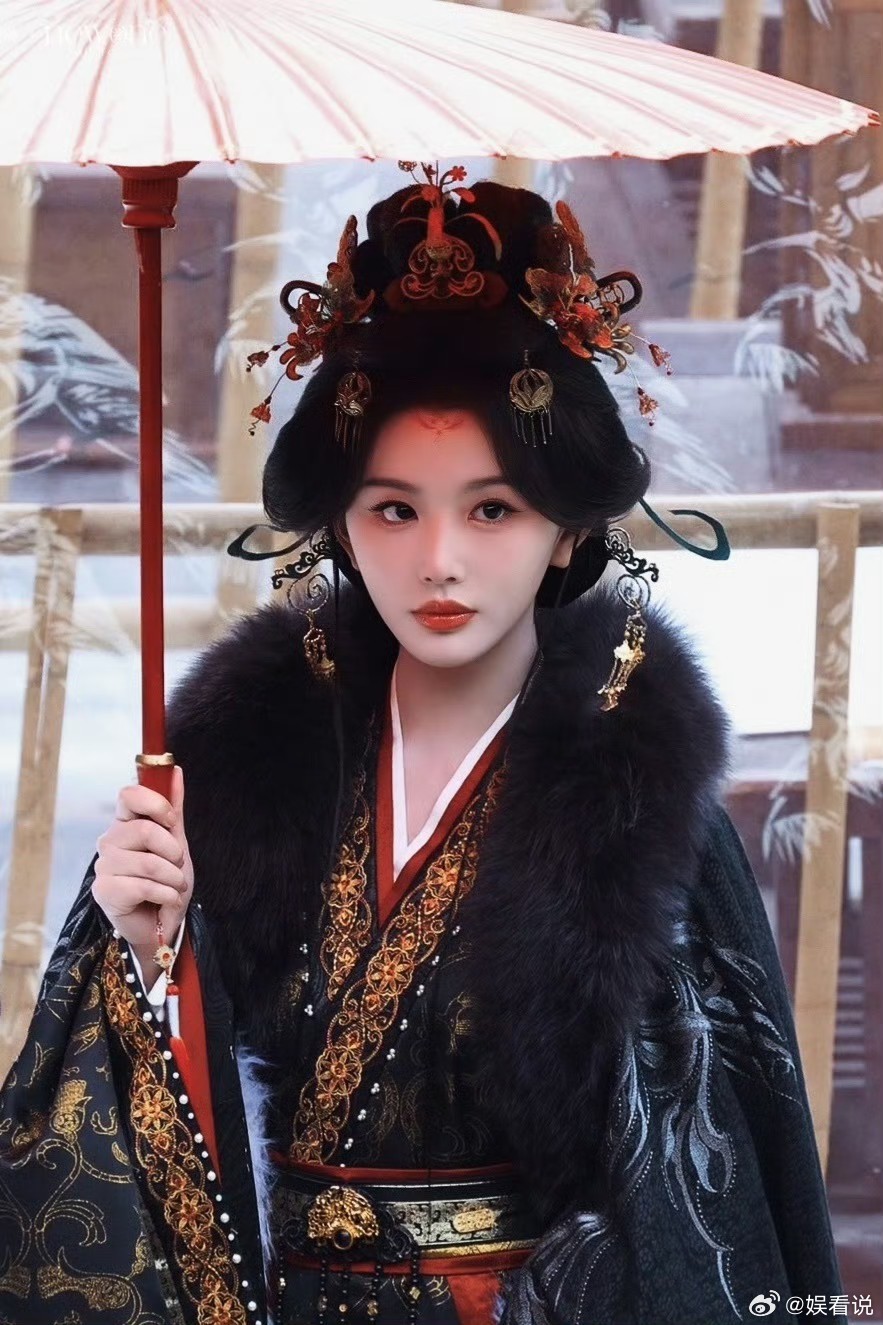 孔雪儿孔雪儿去哪儿进修的演技 以前总觉得她只是个漂亮爱豆，这次李述真的狠狠打了黑