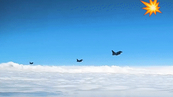 “现代化歼击机正在守卫空中边境"！屏幕下方的乌兹别克文字彰显了六架十爷到货后，他