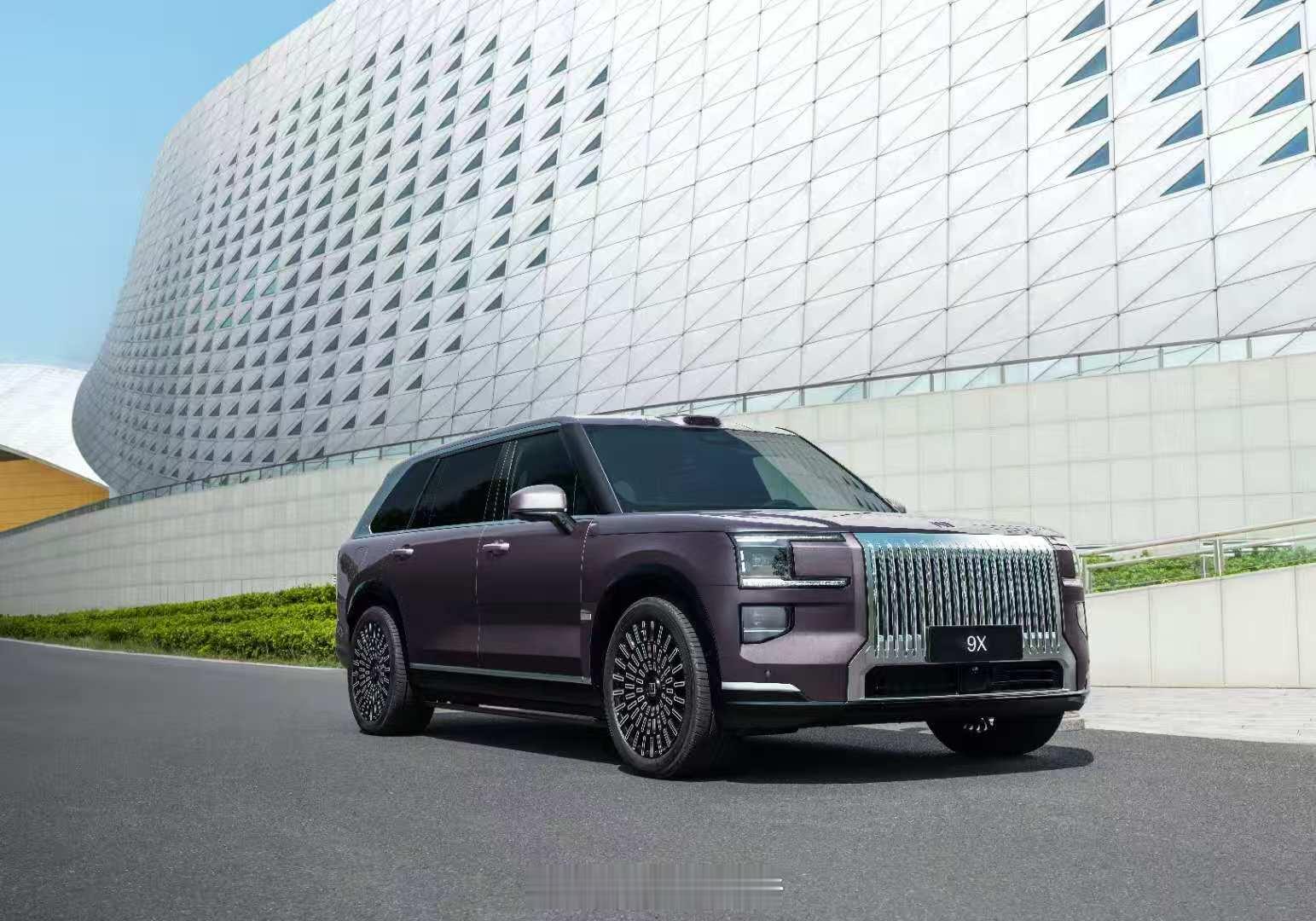 我就说我看好的车行吧11月大型SUV销量榜榜首极氪9x 前天在路上看到日常确实强