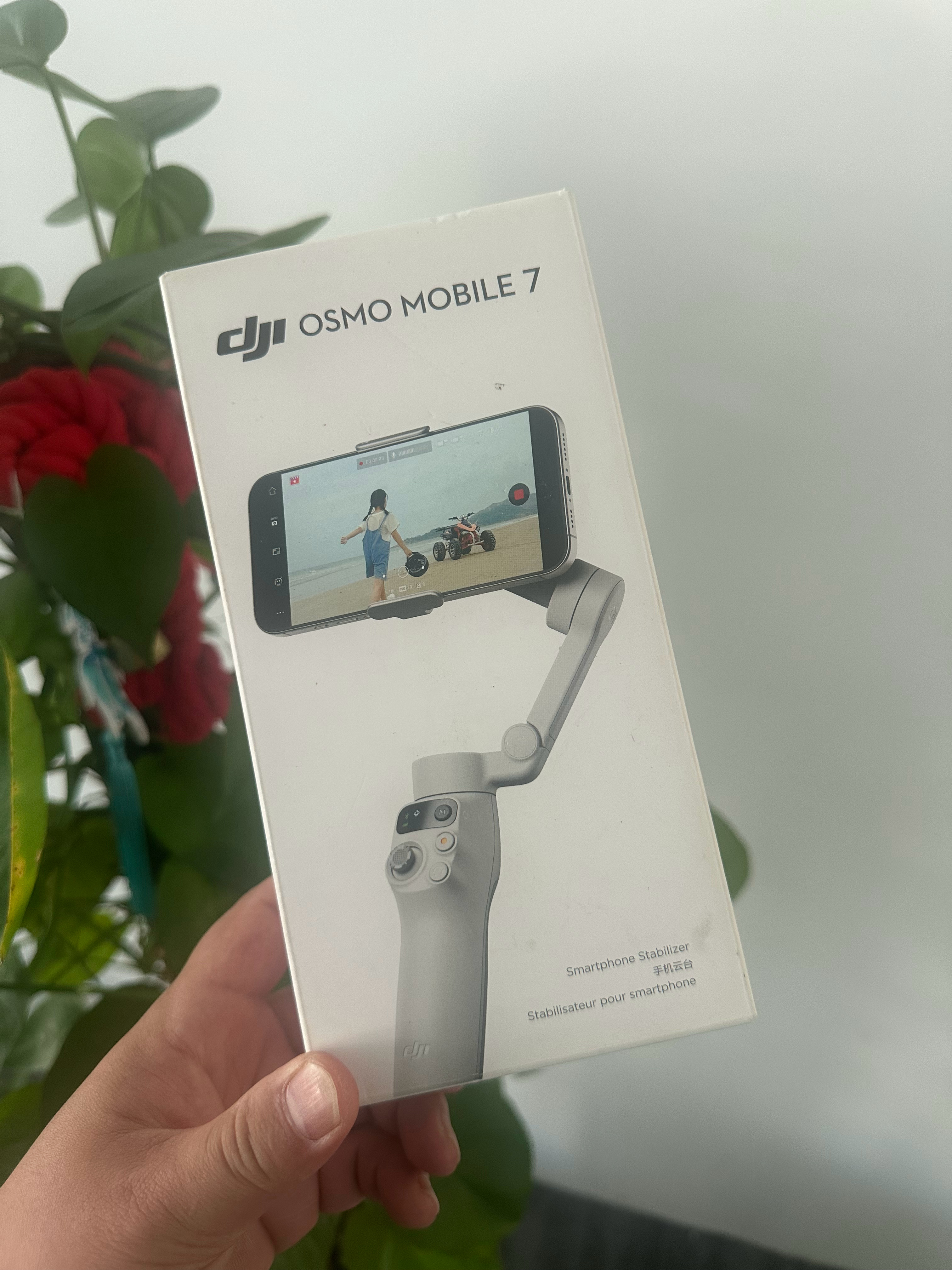 【抽奖】送大疆稳定器，不过滤！转发+关注 我，拿走大疆稳定器，评论扣1再眼熟铁粉