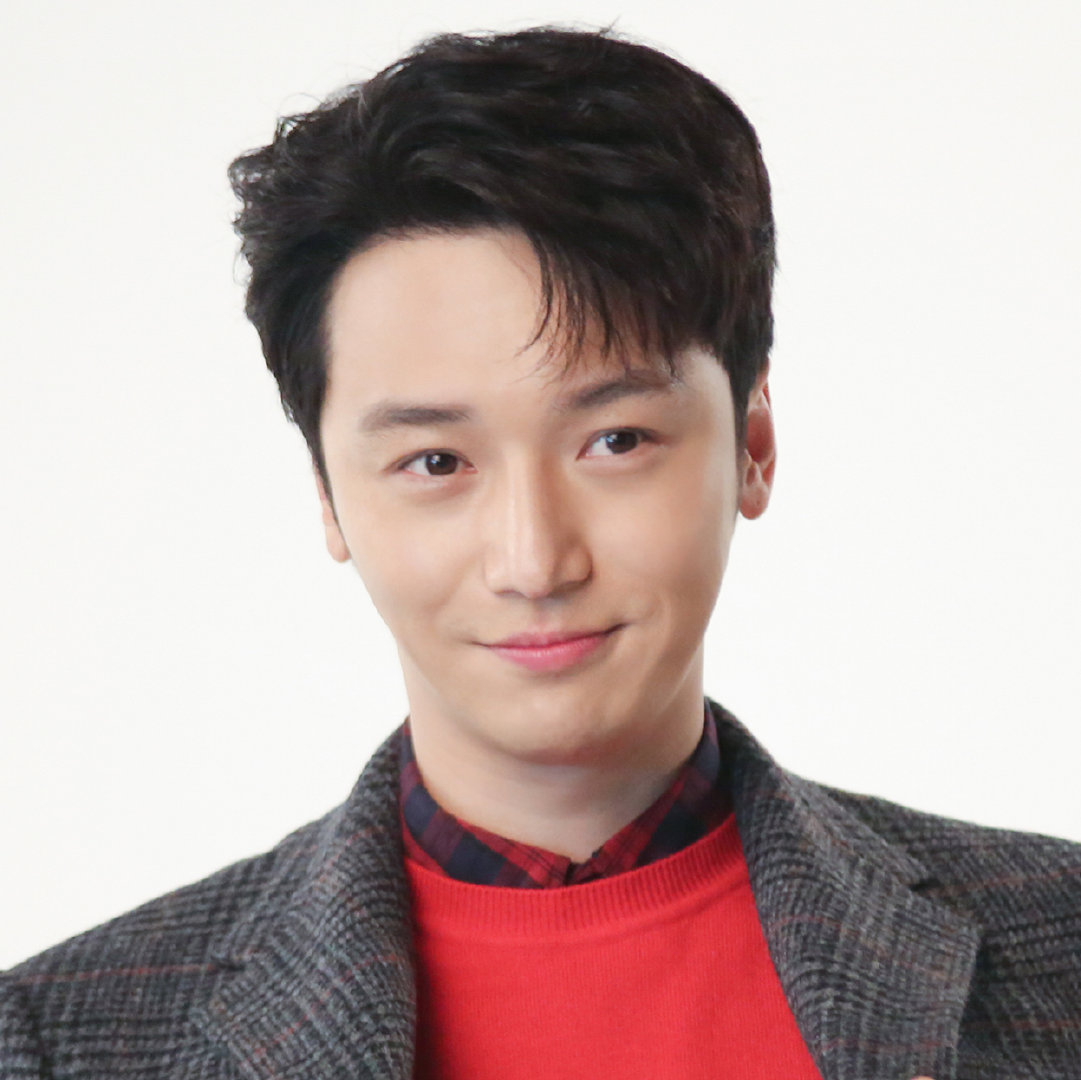 虽然不认识这两位但是光看颜值还是挺般配的🥺所以两个人是因戏结缘吗？ 