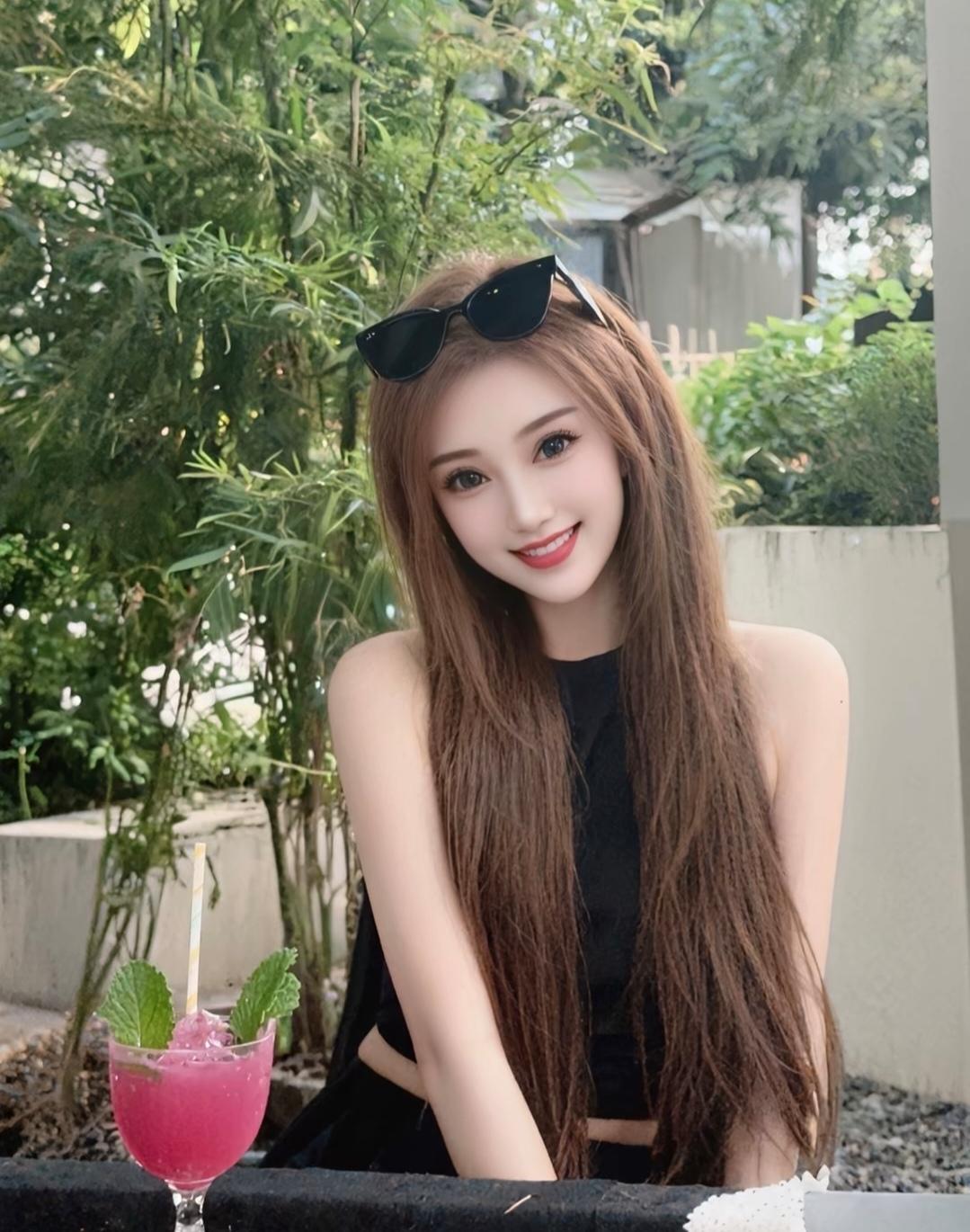 牛仔短裙要怎么搭配才好看?