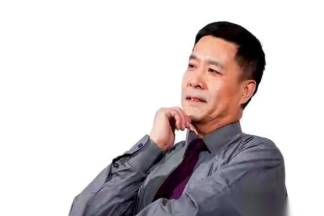 绝了。
真的，今天我们单位开会，又上演了那出保留剧目。
我们那五十岁、肚子比想法