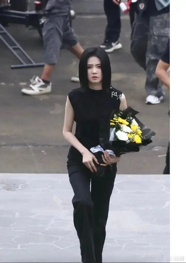 白鹿开到荼蘼路透，妆造如何～ 