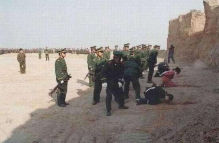 与死刑犯的深度交流：一个年轻人在赌博陷阱中迷失两次，临刑前他的肺腑忏悔让人深思