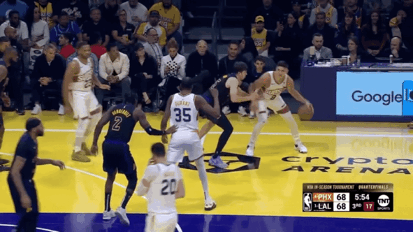 湖人的防守真是太强了，一波接一波，延续性很强，直到对手失误，单节造成了对手11次