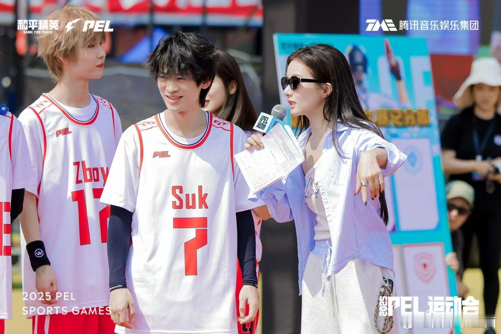 Suk杨润泽热血舞台太好听了。！Suk真的好棒，太有感染力了 ​​​