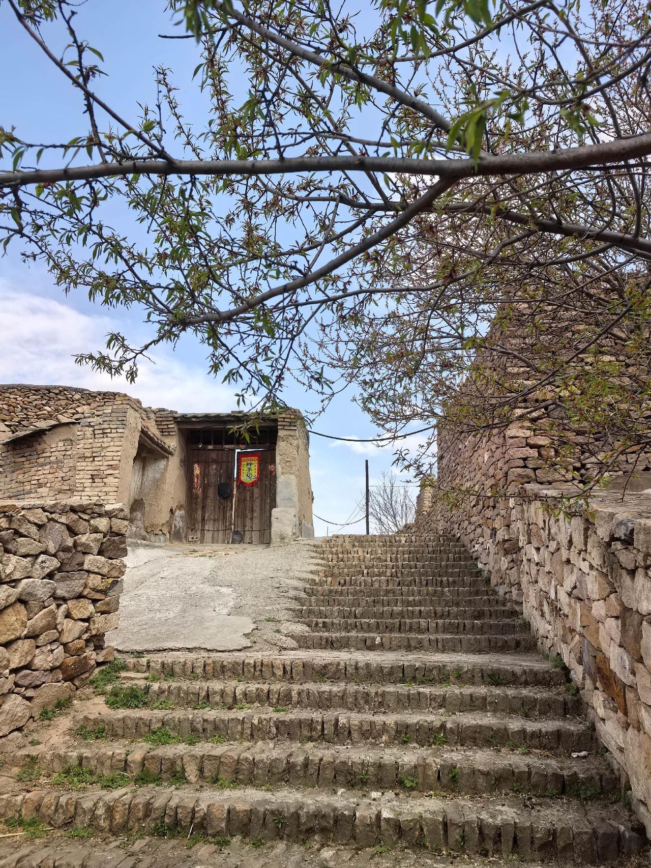 大同九矿棚户区遗址，这里记录了煤矿人的奋斗史，曾经的煤矿人在这里留下了青春和回忆