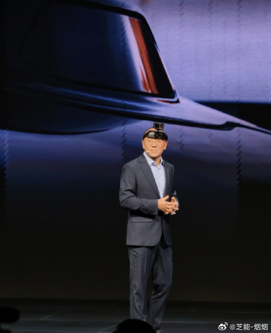 莲花CEO戴摄像头讽刺车顶激光雷达   这嘲讽感是拉满了“你们现在怎么笑我，别人