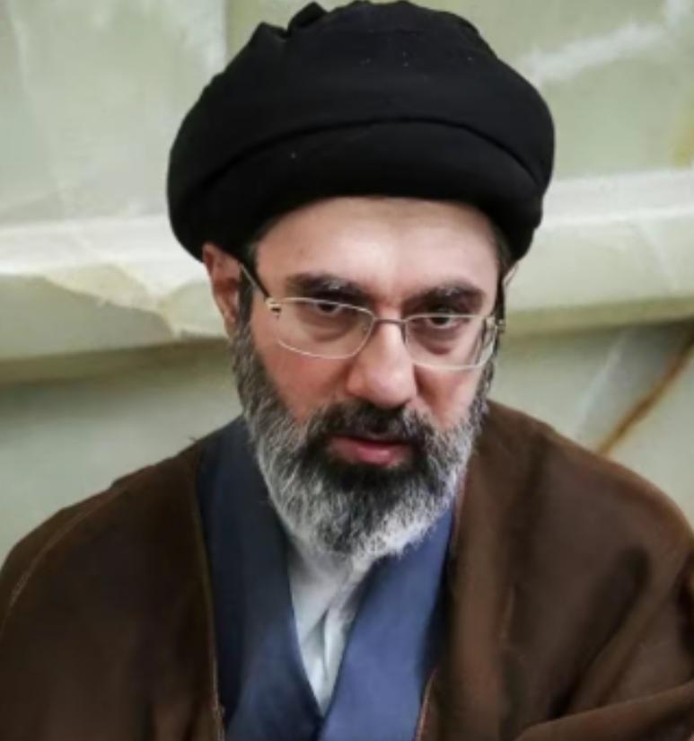 伊朗总算彻底醒悟：再先进的武器都挡不住背后捅刀，当务之急必须把美国安插的内鬼连根