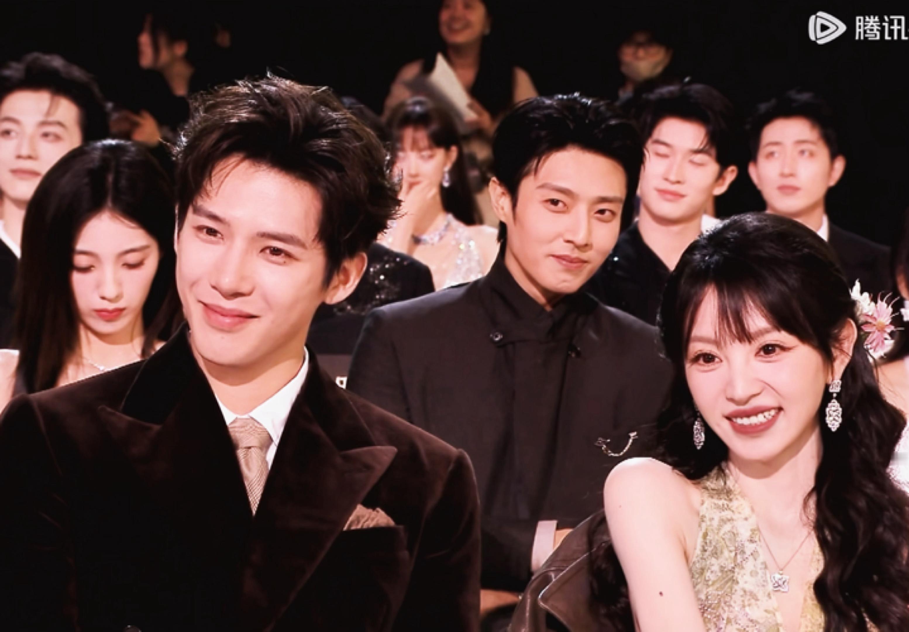 天呢好美好的画面….内娱现偶大转盘何时转到曦薇和安宇🥺田曦薇王安宇同框星光大赏