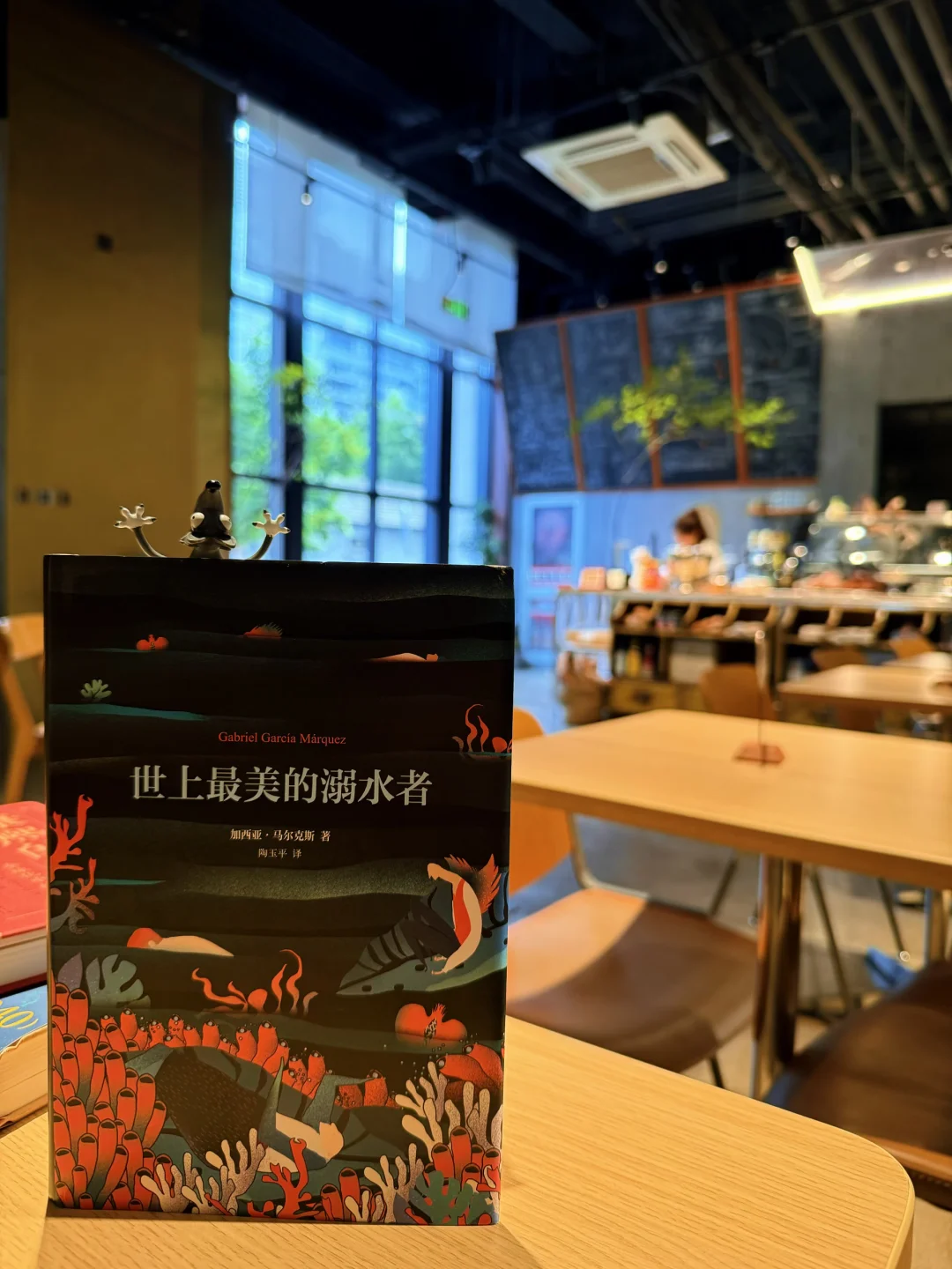 从绝美溺水者出发，品读马尔克斯的魔幻短篇