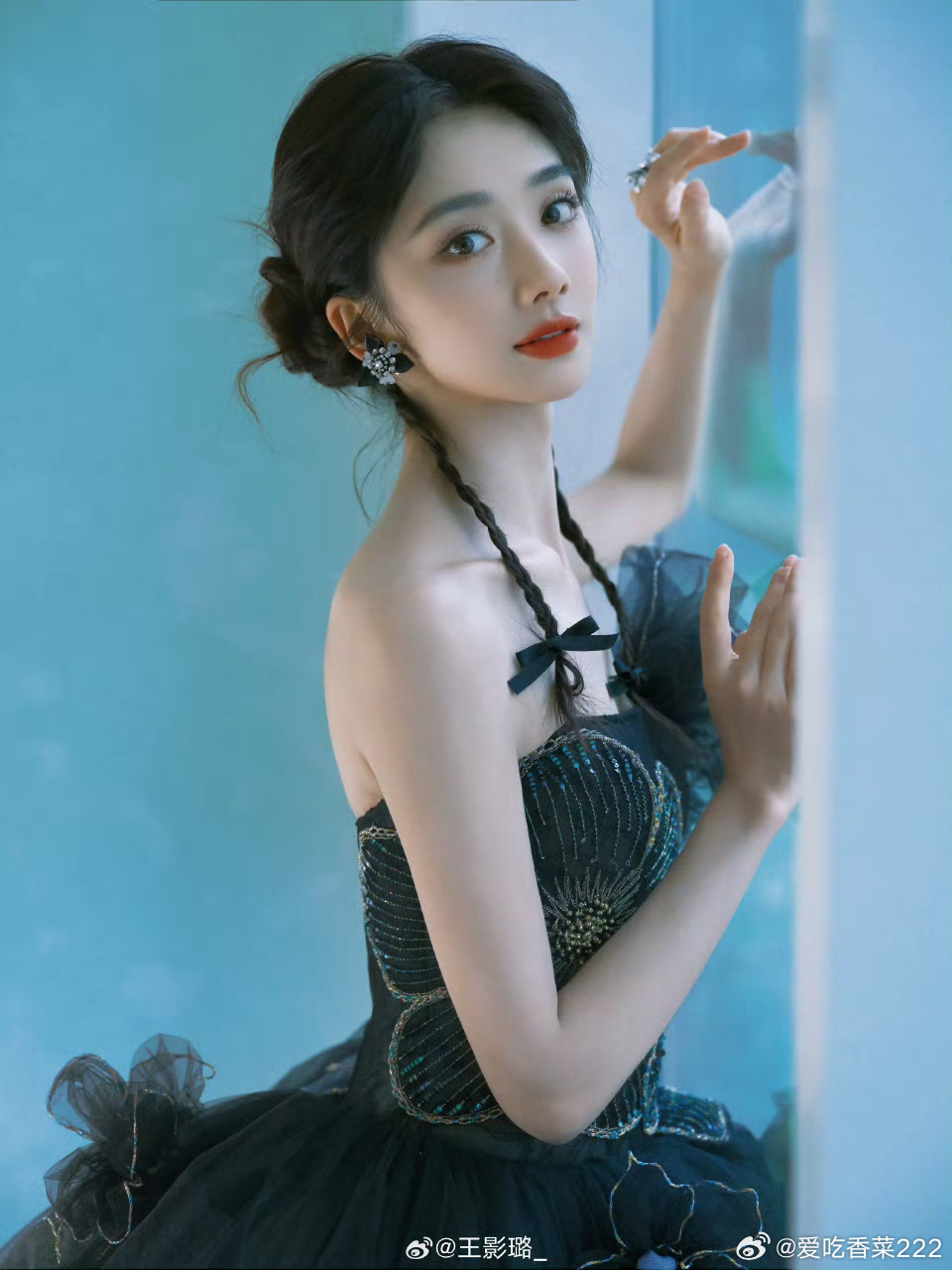 王影璐第一杯敬自己这个小小王影璐也是大大的美到我了 谁能不爱这个精致的小手办呢～