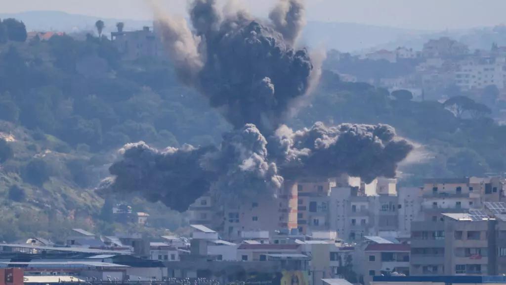 伊朗总统说手扣扳机绝不抛弃黎巴嫩 这才是当大哥的样子以色列的操作目的很明确，不能