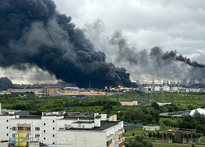 「乌克兰宣布了「特别军事行动」

在莫斯科发生数十起爆炸，卡波特尼亚炼油厂烈焰熊