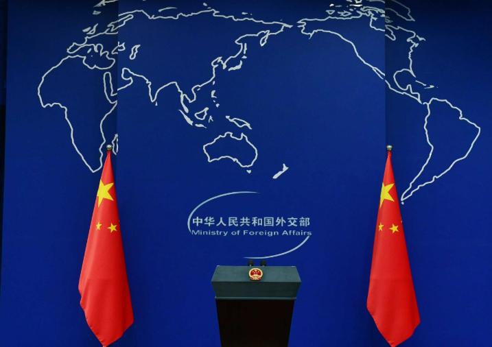 这才是中国该有的样子，不是商量，不是请求，就是一纸通知。
 
谁再敢打我们的主意