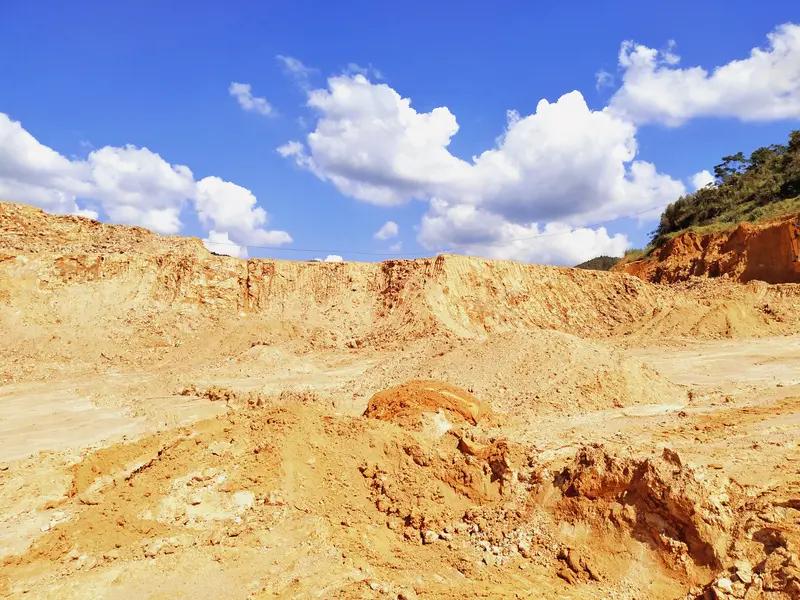 中国暂停对日本出口稀土，本质是底线清晰的战略反制，而非单纯的贸易手段。这一决策既