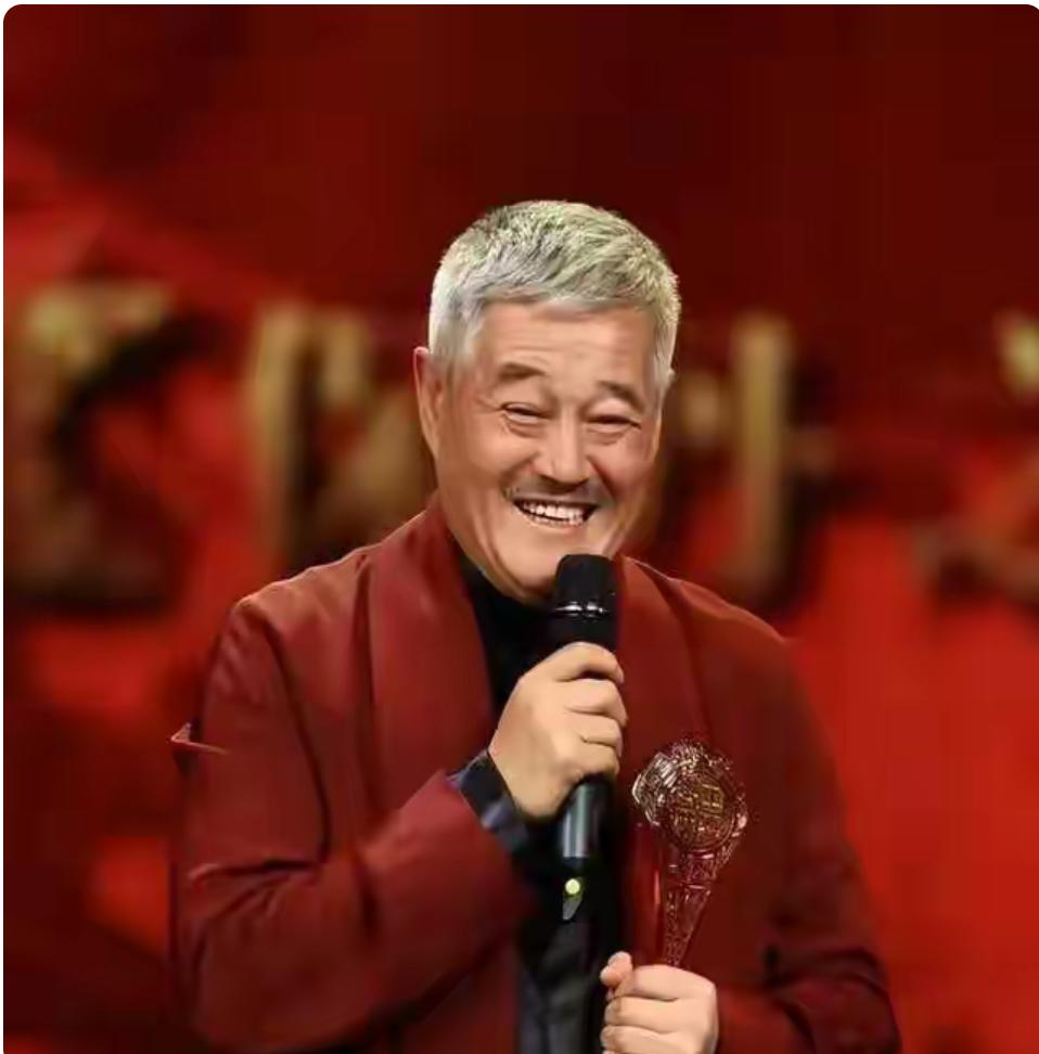 赵本山女儿球球在直播间回应父亲近况，他已经不出来了，我爸这个年龄现在就是每天跑跑