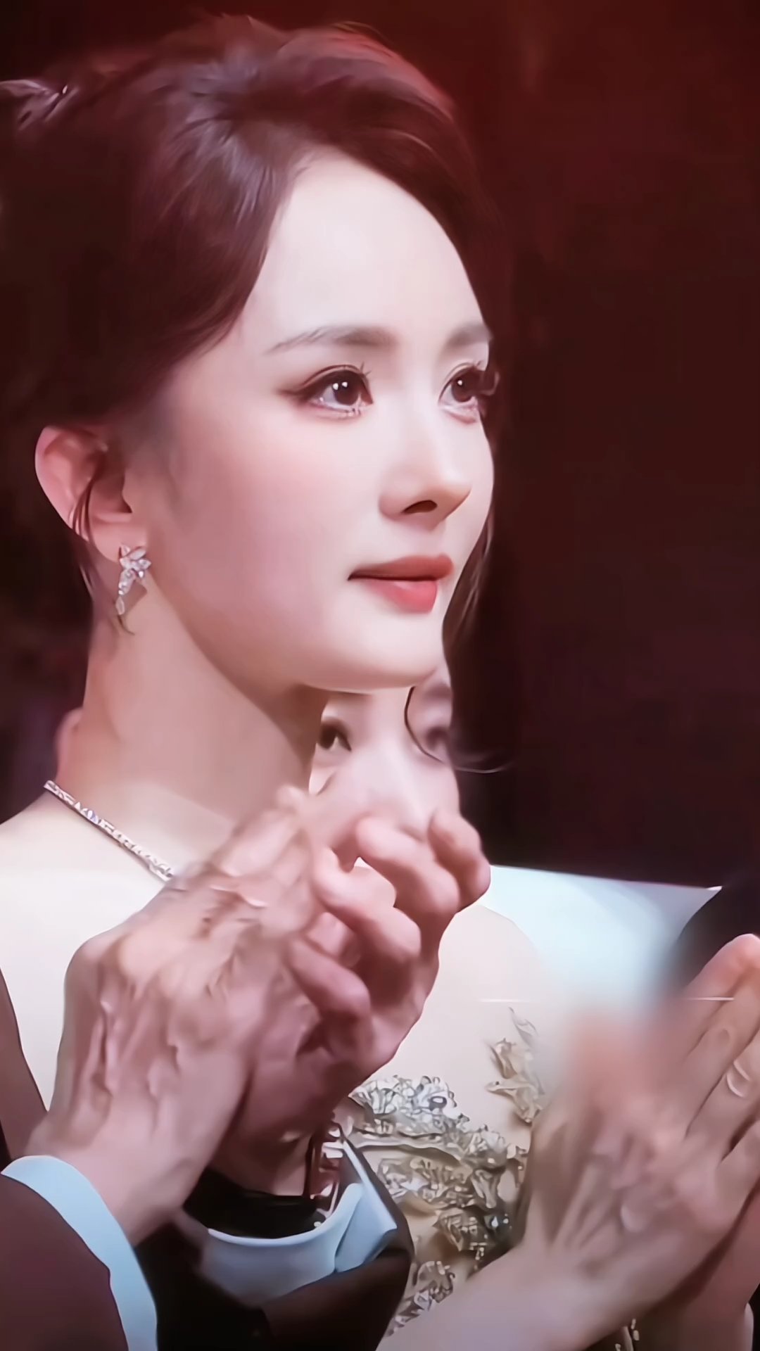 杨幂 演员杨幂请一直演下去，我们永远支持你！ 