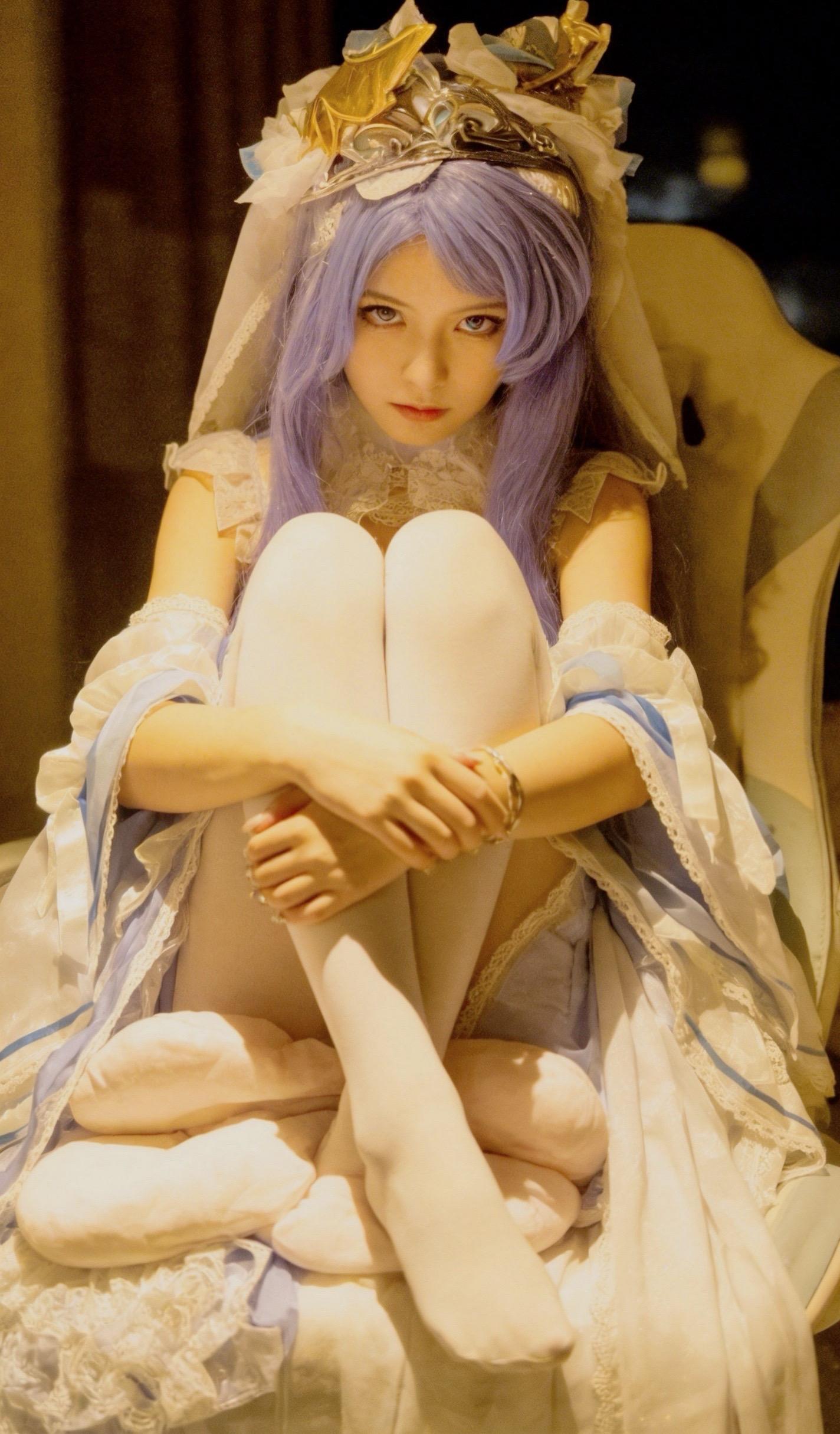 这份优雅谁懂？紫发女神的双重造型暴击！