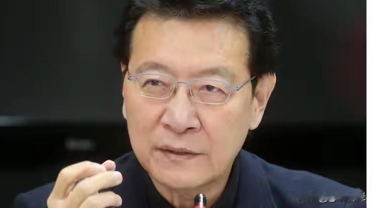 赵少康昨在广播节目上表示，自己好意提出8000亿元军购，结果国民党中央很不爽，“