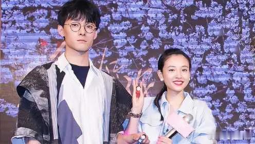 两个人真的很不合适，没必要勉强在一起，复合不是好事儿，有些人分开反而会比在一起更