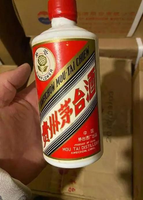 矛台酒跌势有点猛。2月1日，茅台行情结束普涨迎来回调，26年、25年、24年飞天