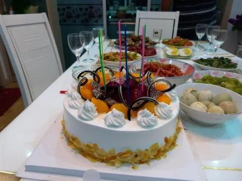 这就是管不住下半身的下场！河南洛阳，女子去参加表姐儿子生日宴，醉酒后打电话给亲戚