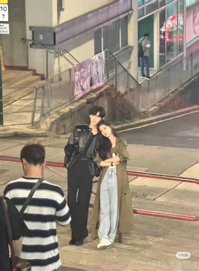 明年此时，又将是谁的父母？[允悲][允悲] ​​​