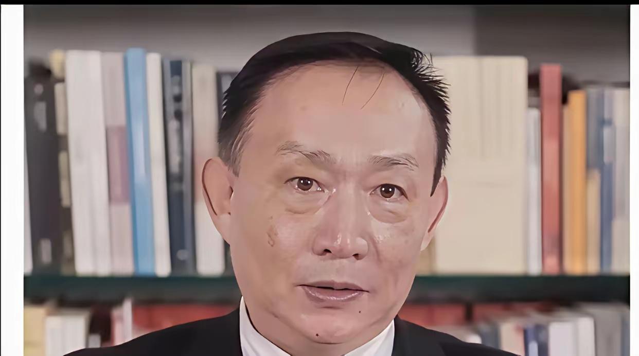 郎咸平称卢麒元用十年“喊醒了一个制度”  

他多次发声，可为何六年里还有3万亿