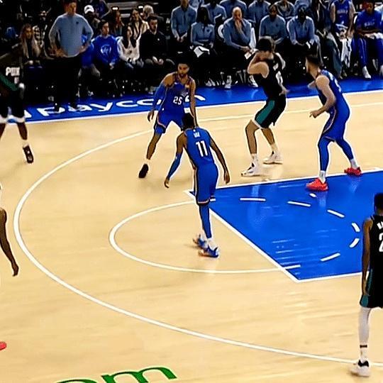 别老盯着杨瀚森的命中率说事了。
 

今天这比赛，全队手感都跟冰窖似的，谁投篮都