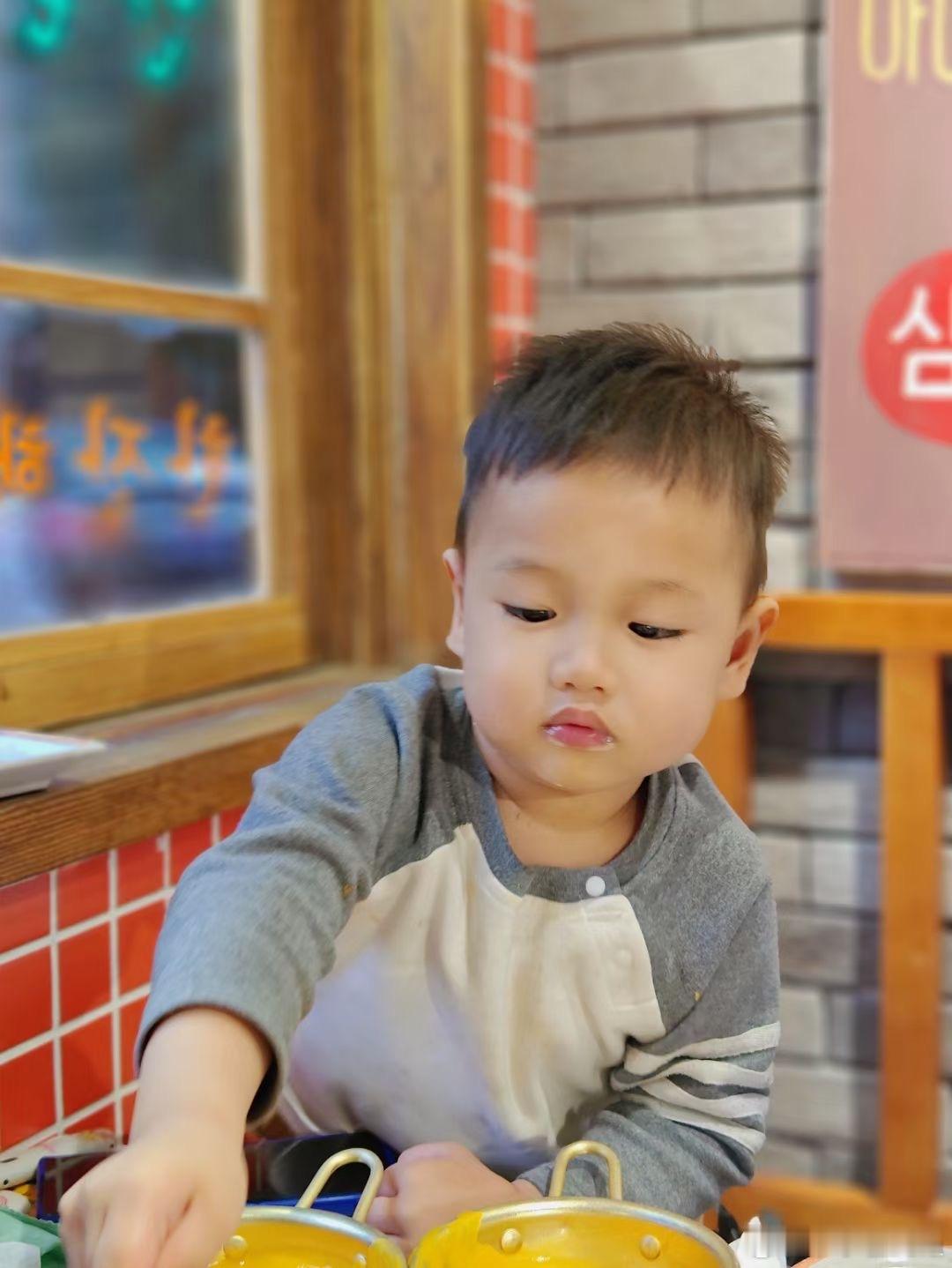 带着哆啦出来吃烤肉小小的二人世界下打卡快乐十一亲子大玩家 ​​​